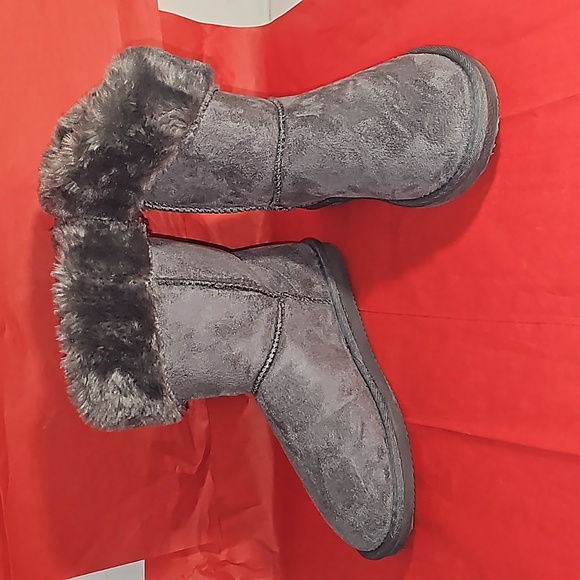 Apres by Lam 0 Soft Faux Fur Vegan/Man Made textile Booties NWOT Size 6 Womens - Picture 3 of 9